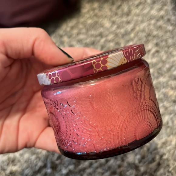 Voluspa Foraged Wildberry Candle in Red Tin - Picture 2 of 4